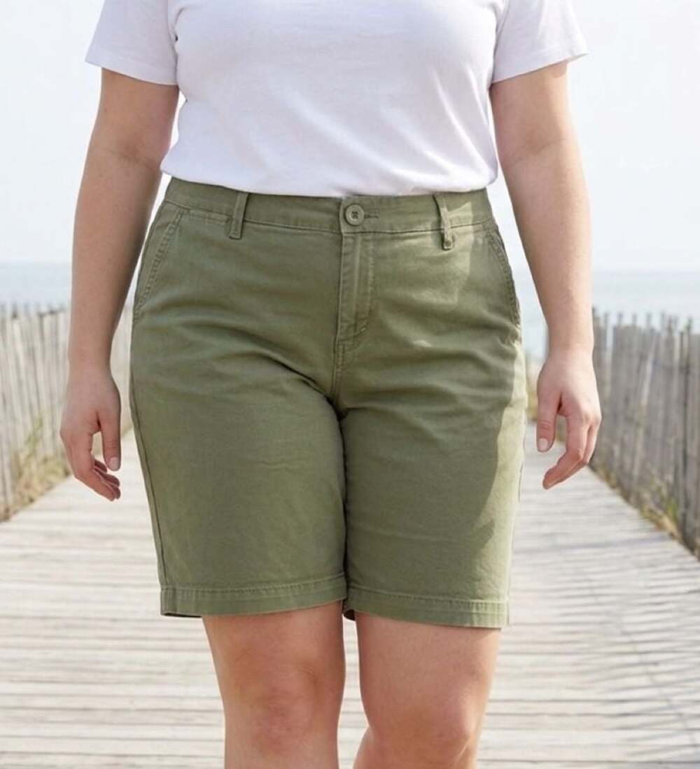 Levi's Tab Twills Women's Green Cotton Blend Chino Shorts